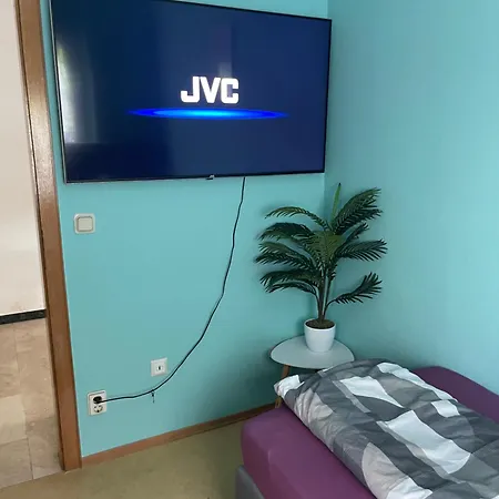 Apartment Grosse Haus Fuer Bis Zum 13 Leute Trier