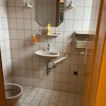 Grosse Haus Fuer Bis Zum 13 Leute Apartment *
