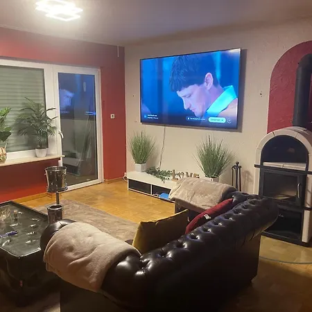 Grosse Haus Fuer Bis Zum 13 Leute * Trier