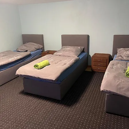 Grosse Haus Fuer Bis Zum 13 Leute Apartment